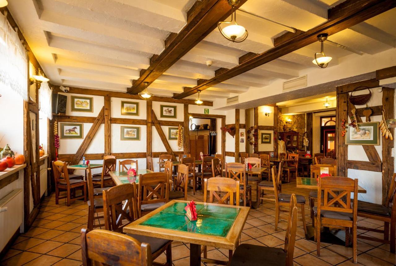 Schronisko Na Wyspie Hostel Вроцлав Екстериор снимка