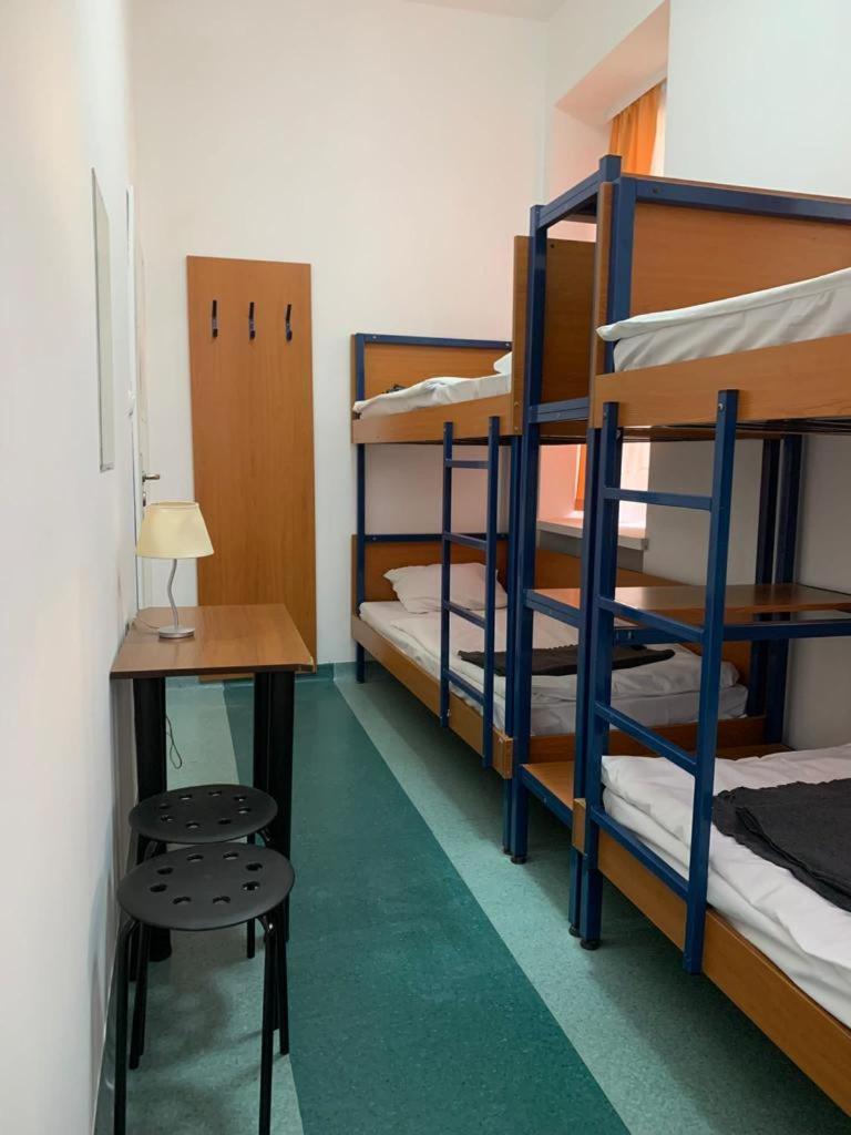 Schronisko Na Wyspie Hostel Вроцлав Екстериор снимка